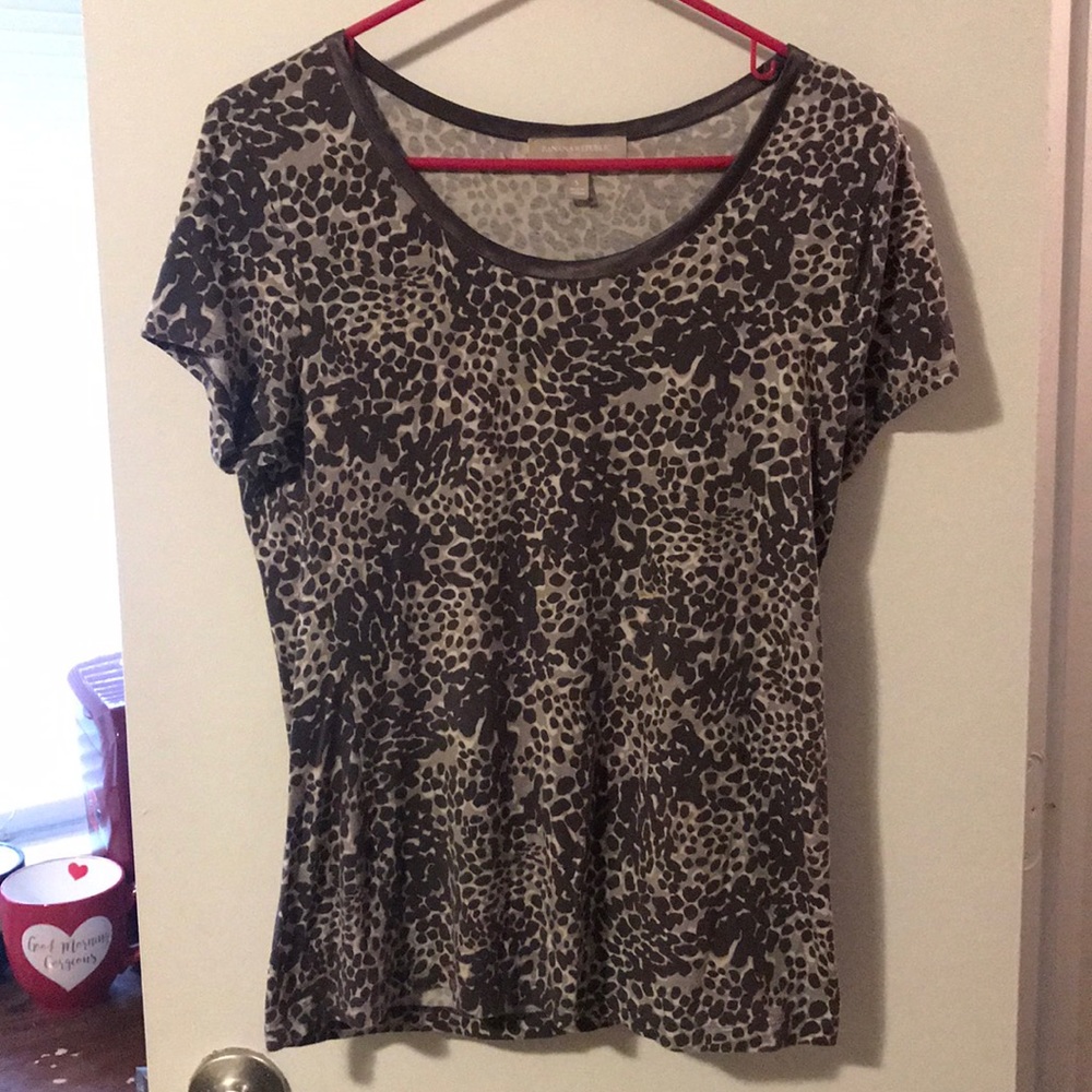 Banana Republic tee